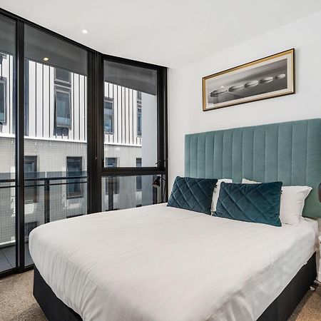 The Eminence Apartments By Cllix Melbourne Exteriör bild