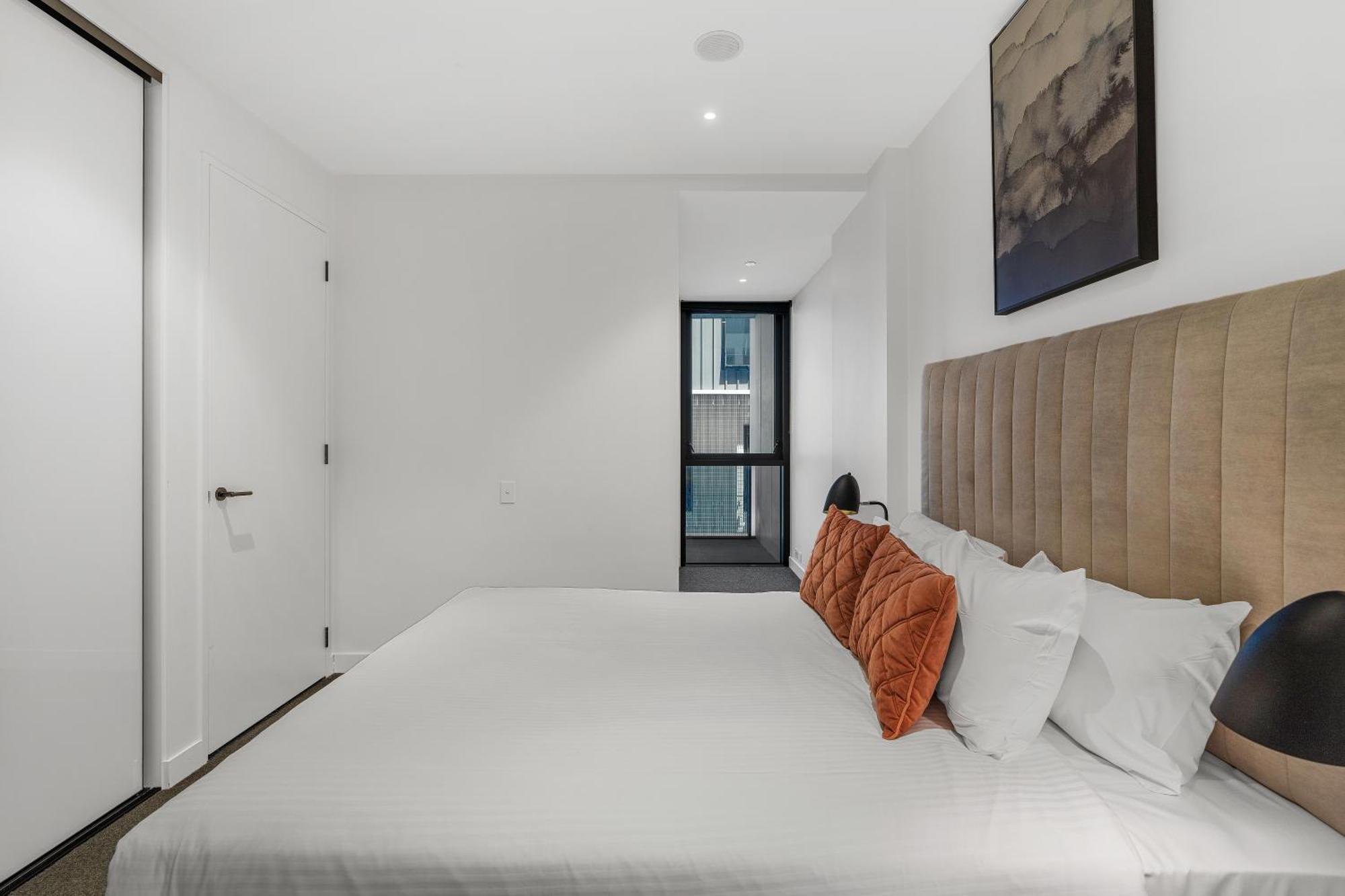 The Eminence Apartments By Cllix Melbourne Exteriör bild