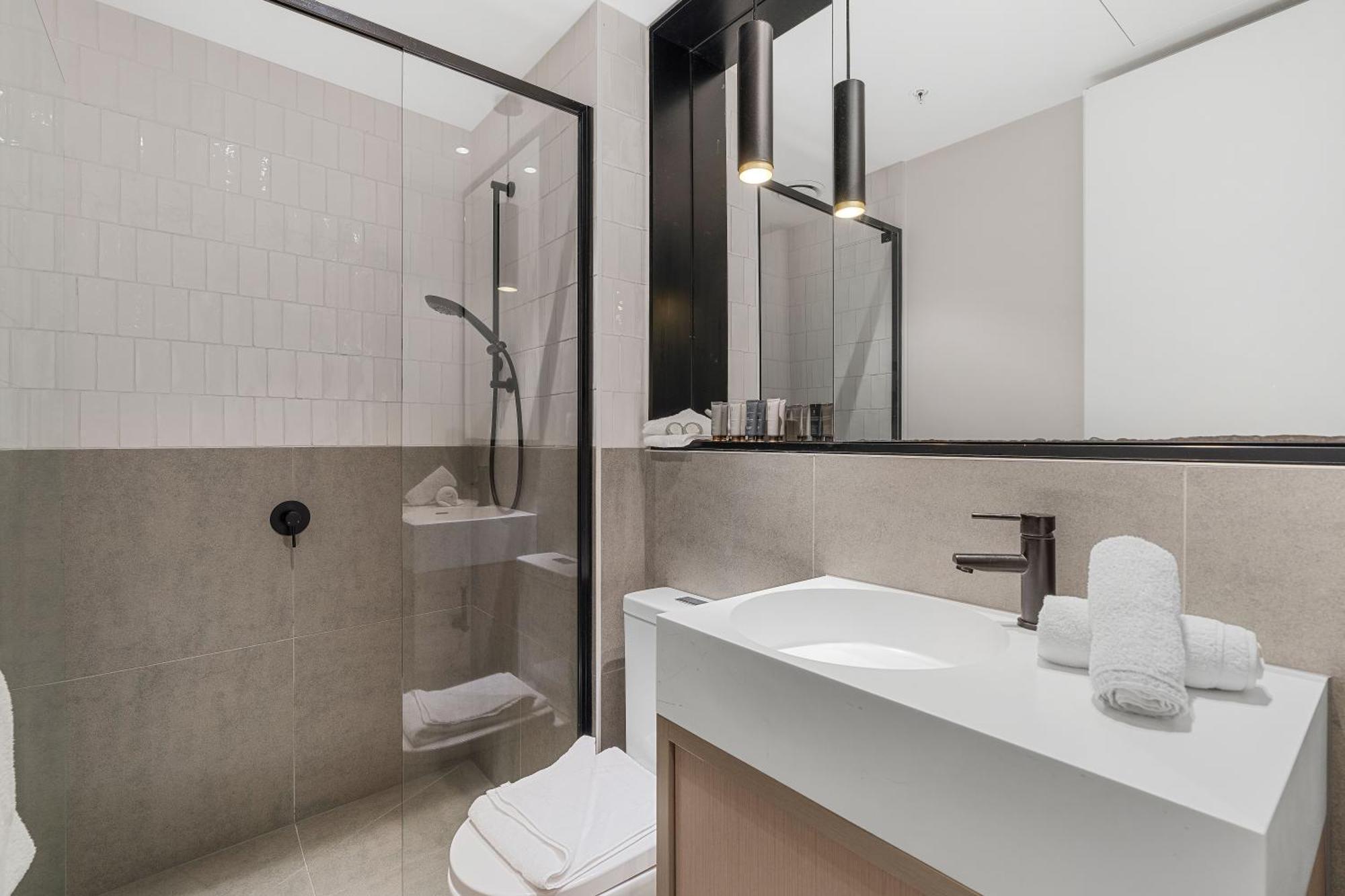 The Eminence Apartments By Cllix Melbourne Exteriör bild