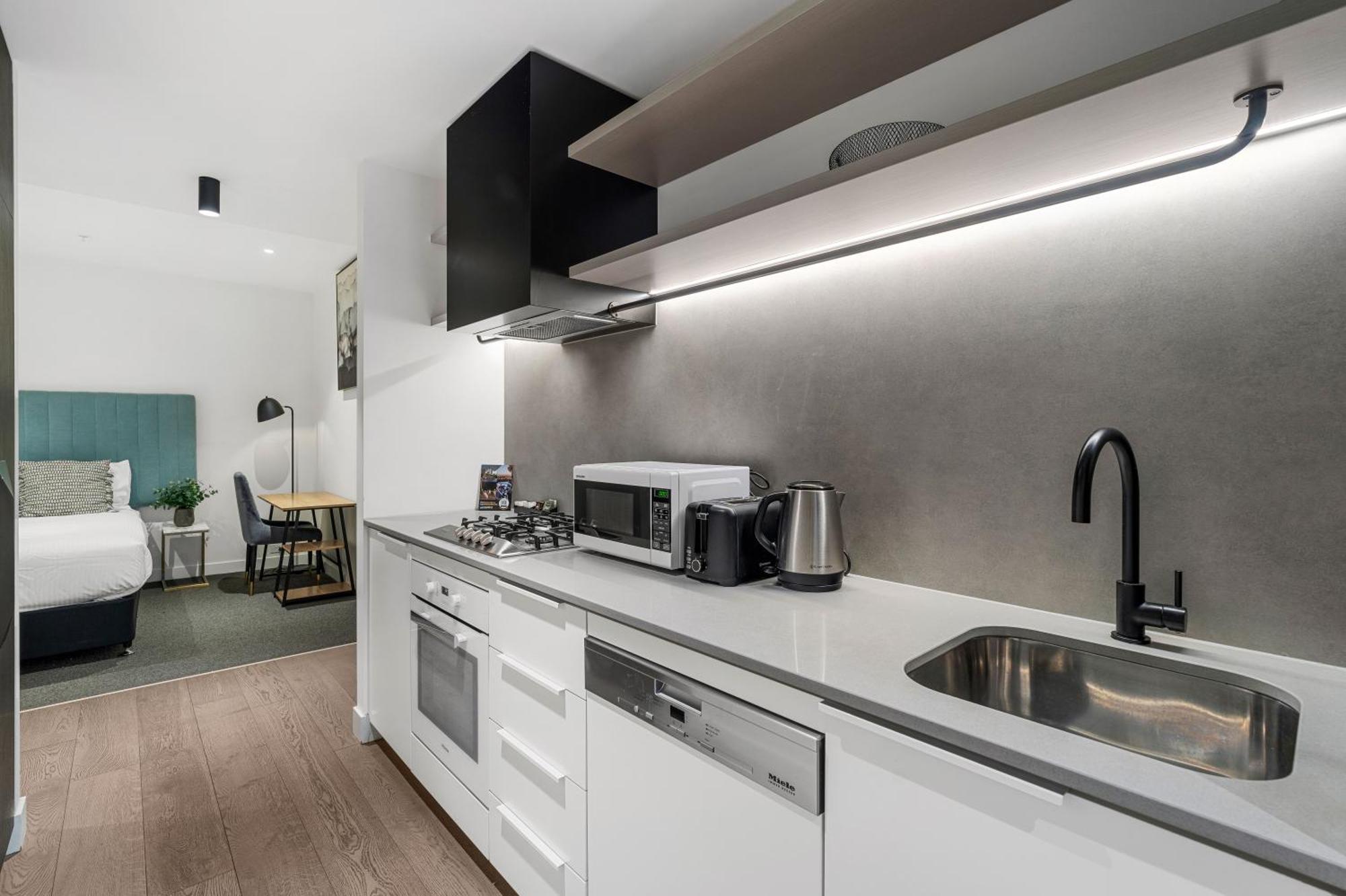 The Eminence Apartments By Cllix Melbourne Exteriör bild