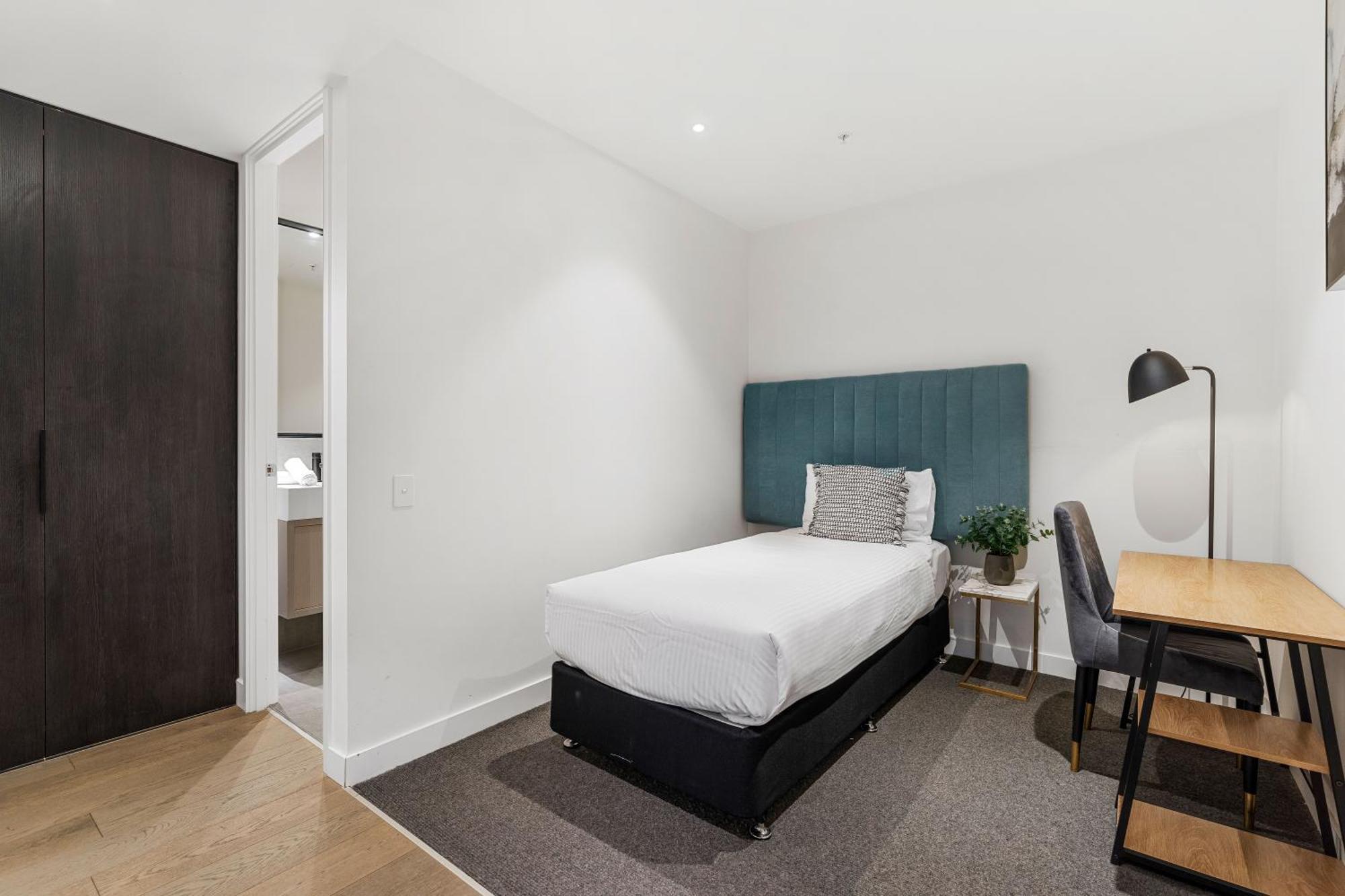 The Eminence Apartments By Cllix Melbourne Exteriör bild