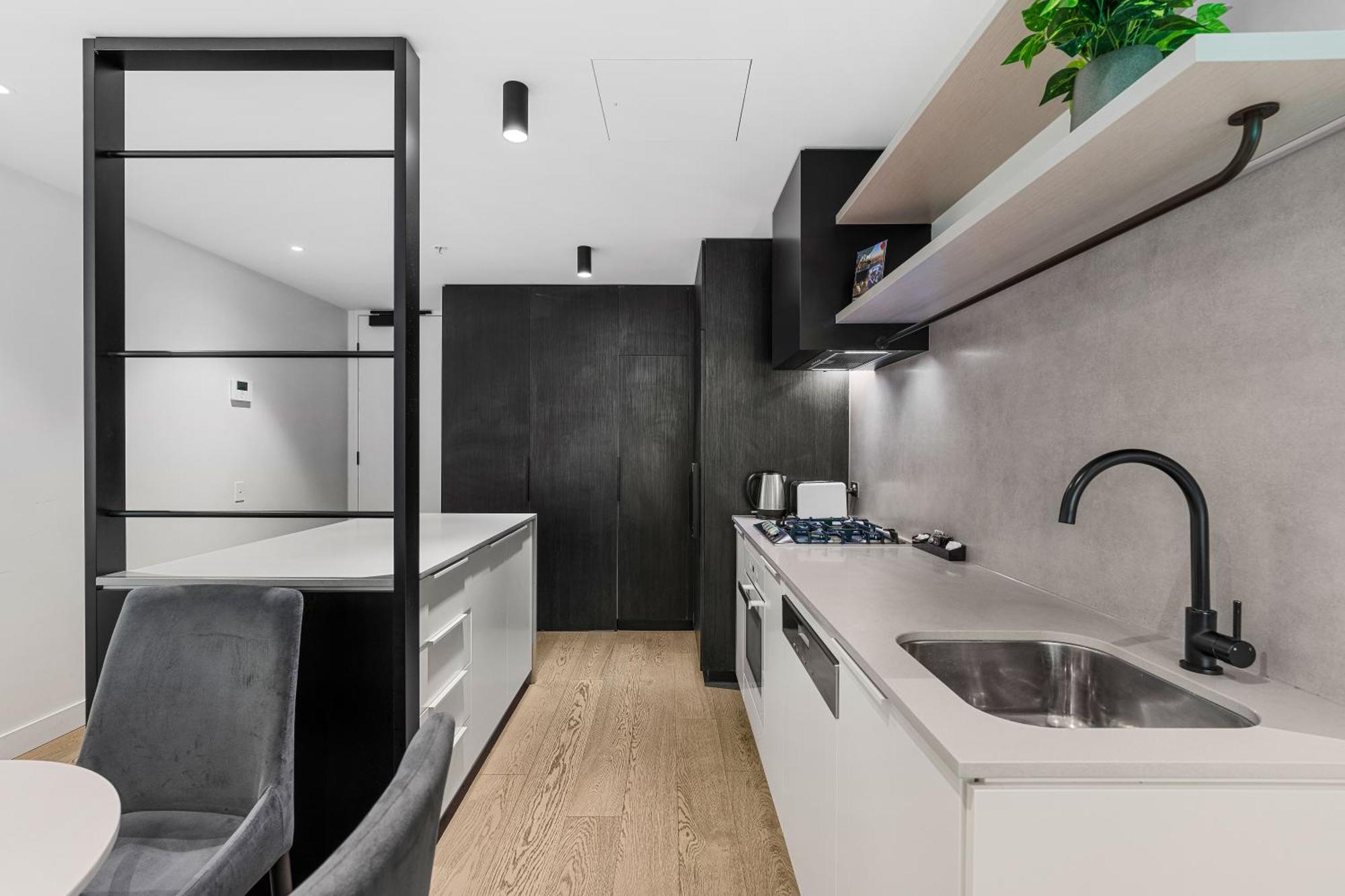 The Eminence Apartments By Cllix Melbourne Exteriör bild
