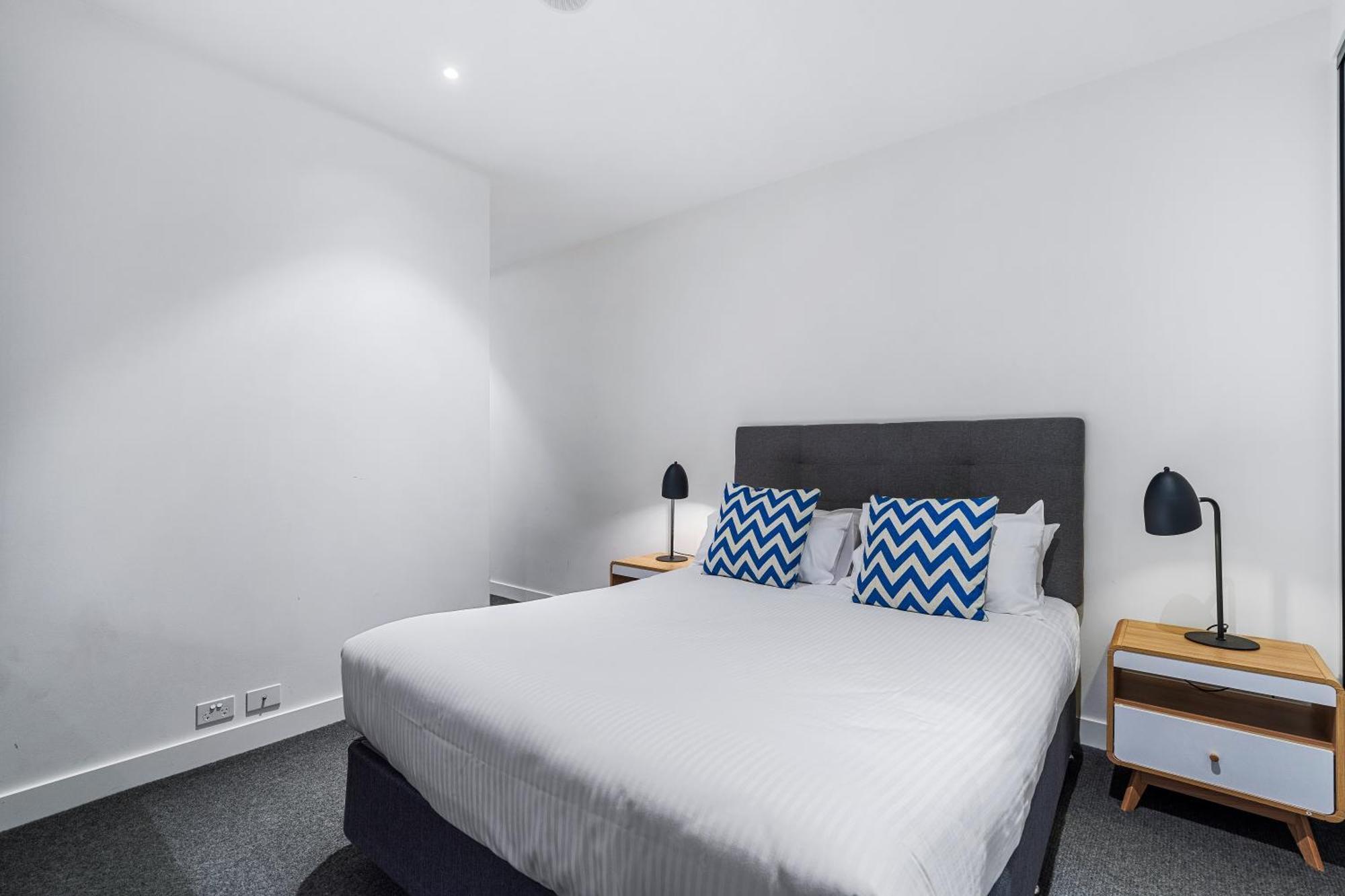 The Eminence Apartments By Cllix Melbourne Exteriör bild