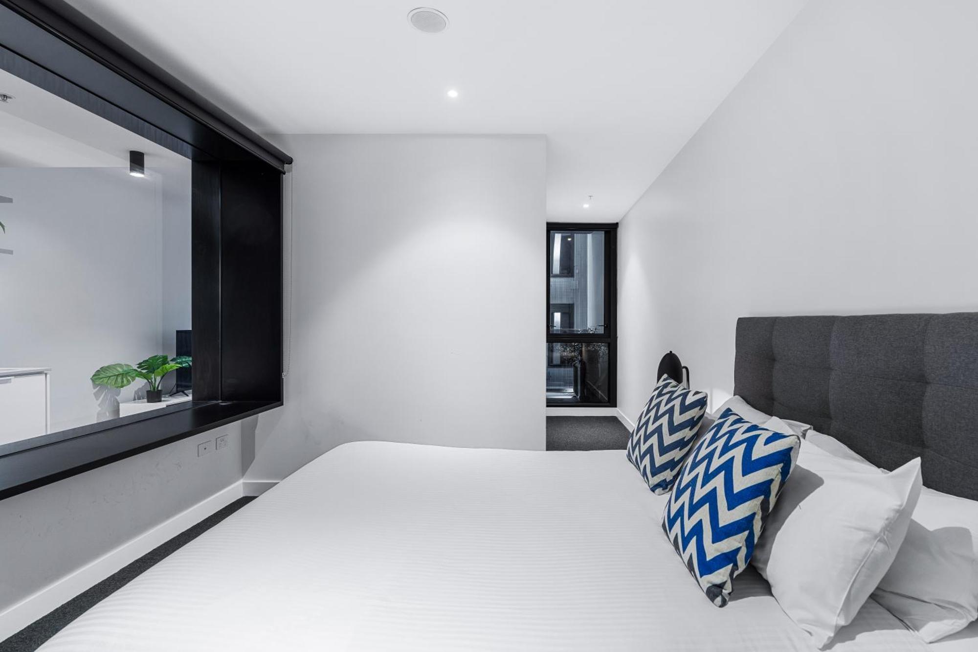 The Eminence Apartments By Cllix Melbourne Exteriör bild