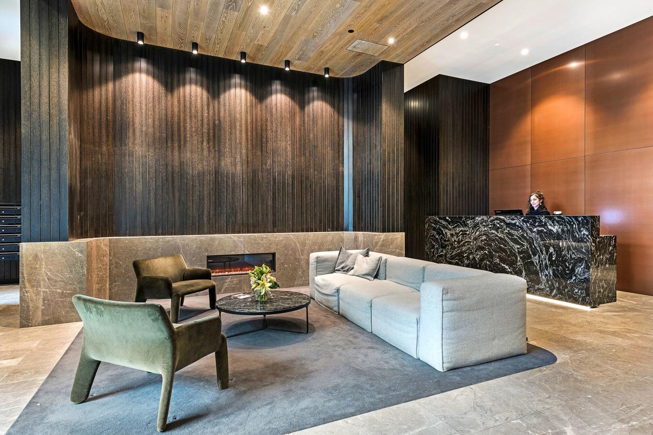 The Eminence Apartments By Cllix Melbourne Exteriör bild